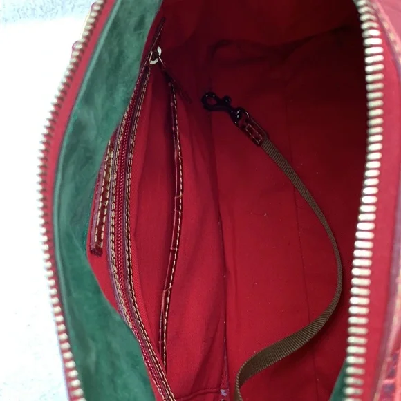 Spectacular Dooney & Bourke Red Crocodile Embossed Leather Handbag - Picture 14 of 15